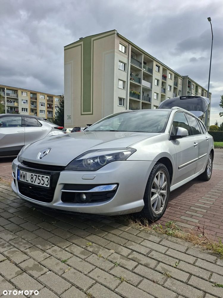 Renault Laguna 2011 photo 2