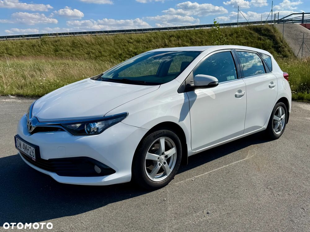 Toyota Auris 1.6 Premium - 2