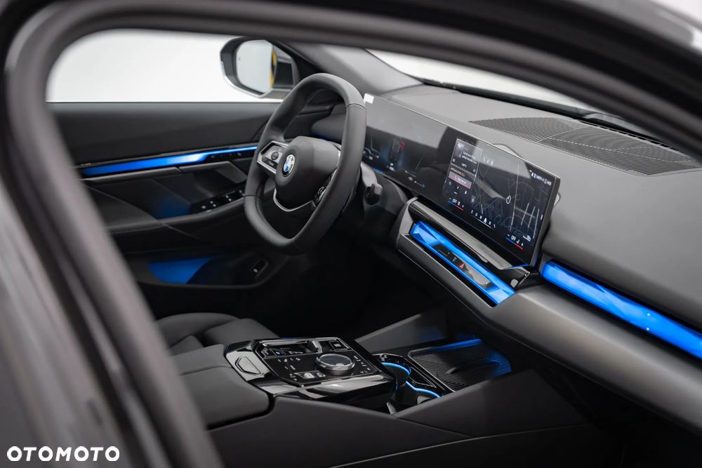 BMW Seria 5 520d mHEV - 26