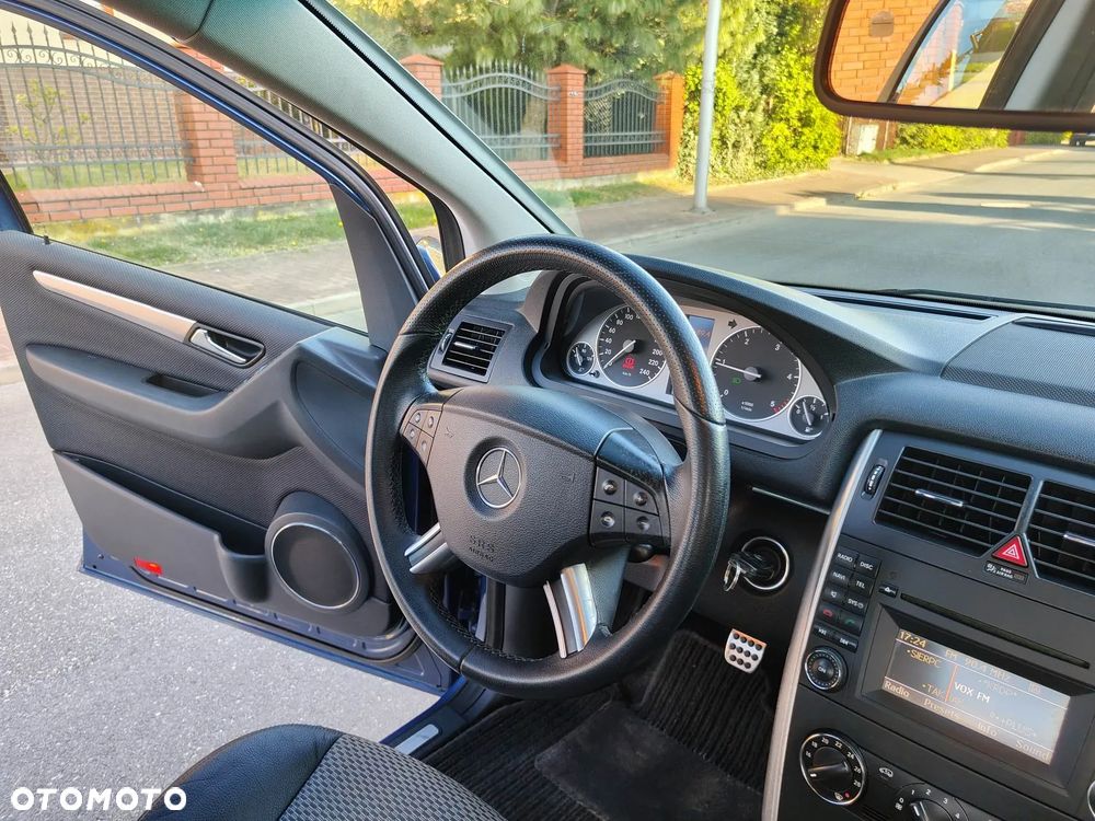 Mercedes-Benz Klasa B 180 CDI - 24