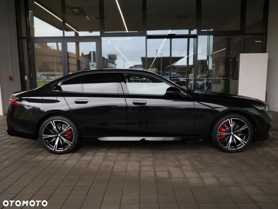 BMW Seria 5 540d xDrive mHEV M Sport - 5