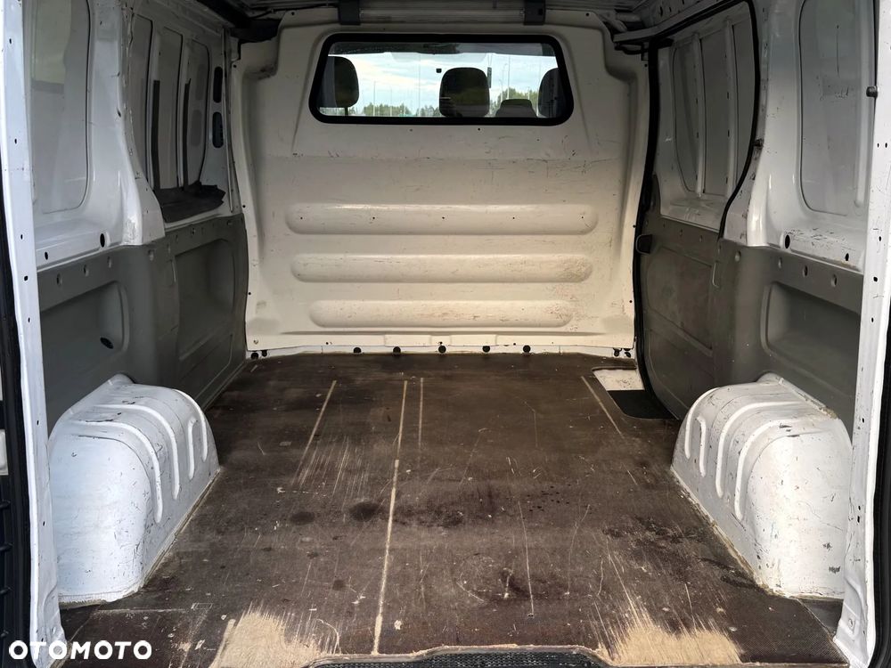 Renault Trafic - 15