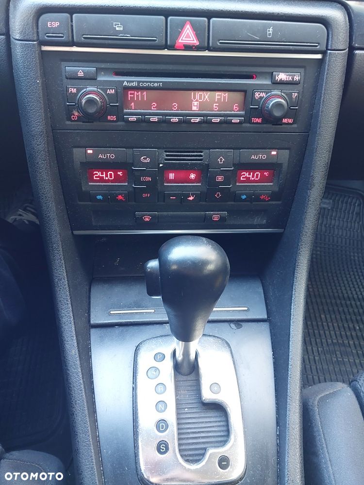 Audi A4 Limousine - 4