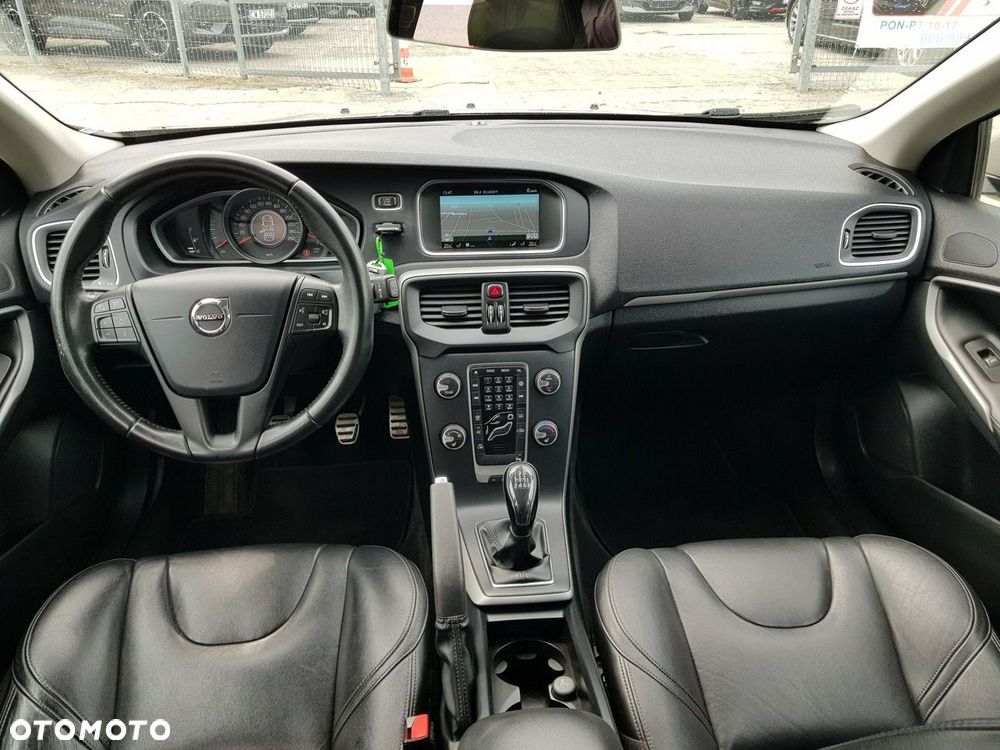 Volvo V40 T2 Momentum - 12
