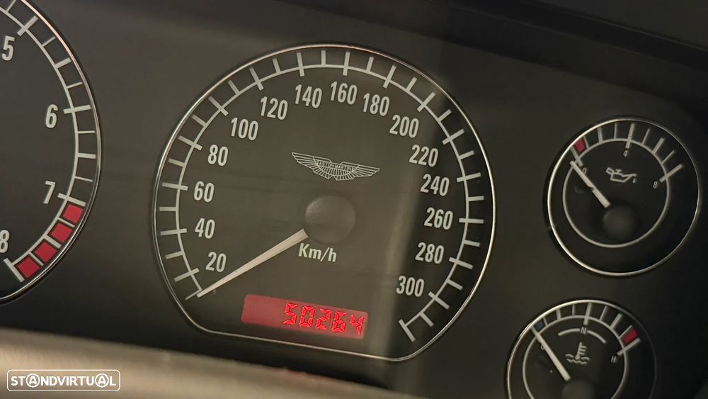 Aston Martin DB7 Vantage Coupé V12 - 19