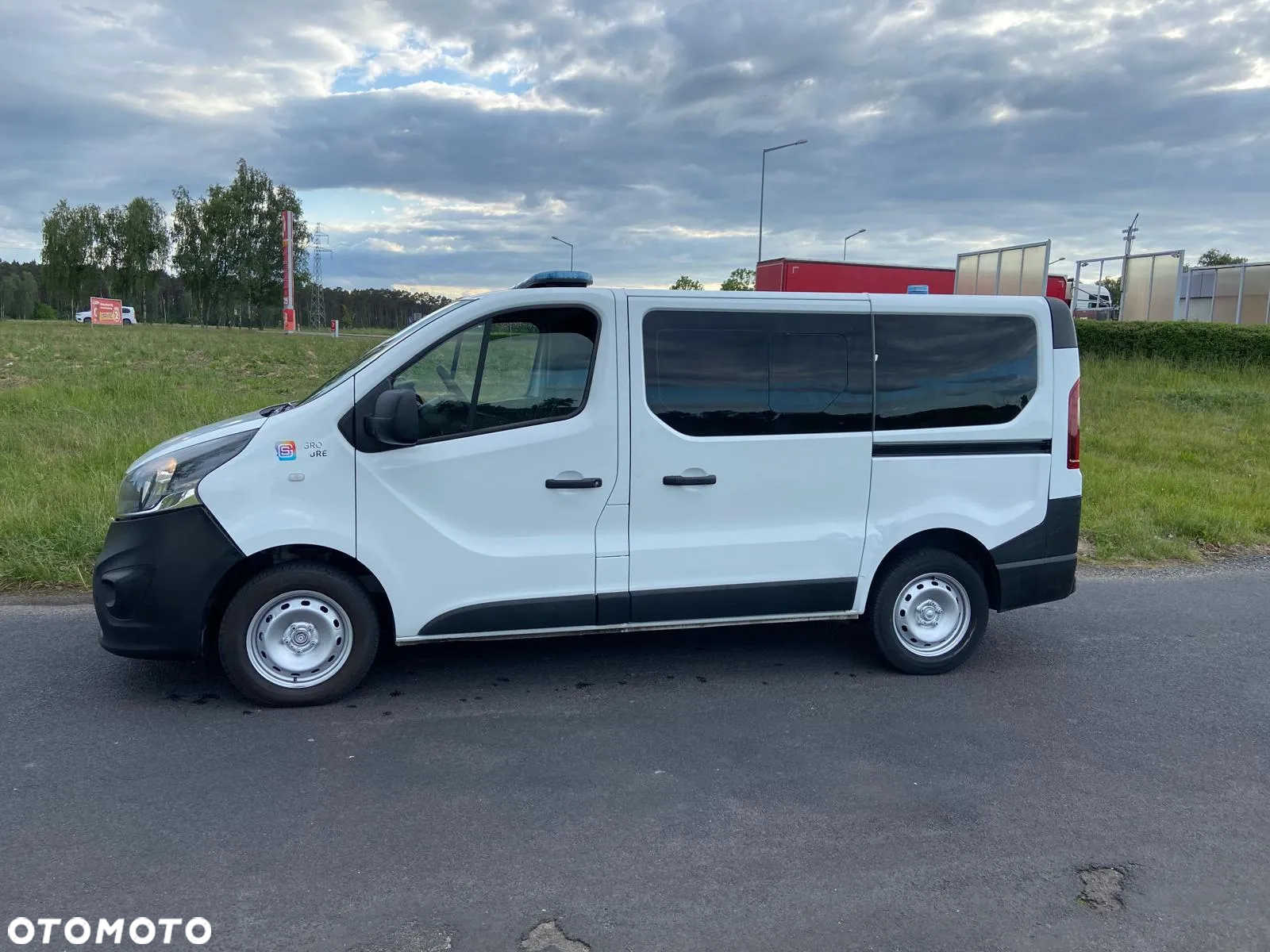 Opel Ambulans Karetka vivaro - 2
