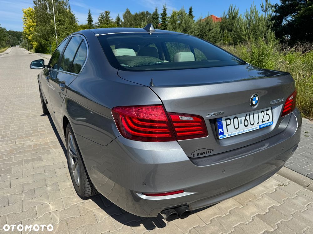 BMW Seria 5 520d xDrive - 17