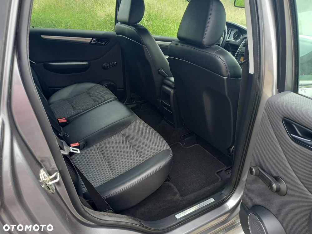 Mercedes-Benz Klasa B 180 BlueEFFICIENCY SPORT EDITION - 12