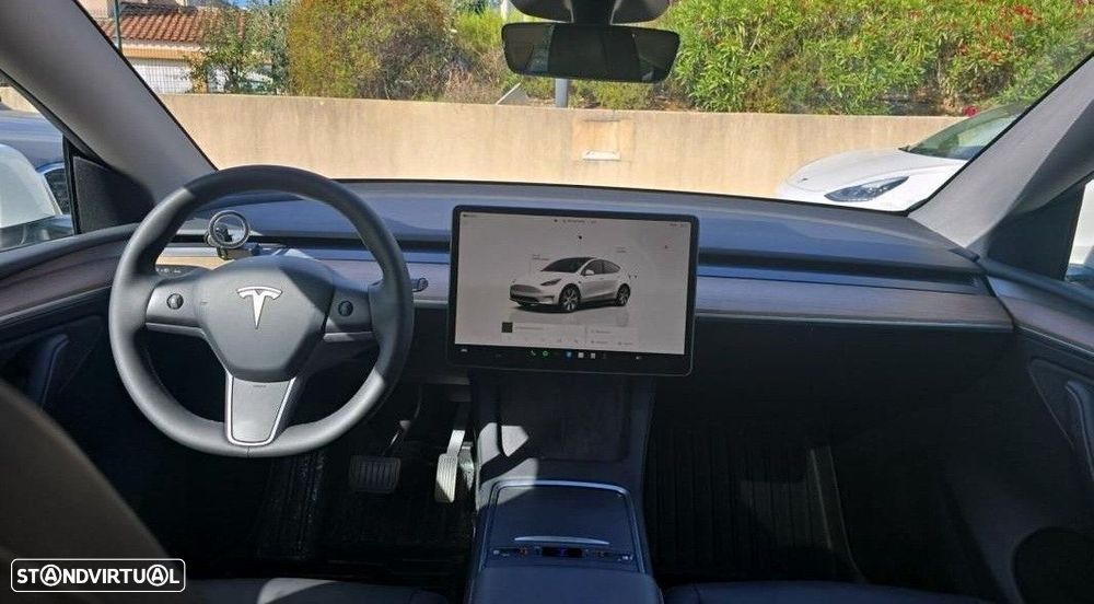 Tesla Model Y RWD - 9