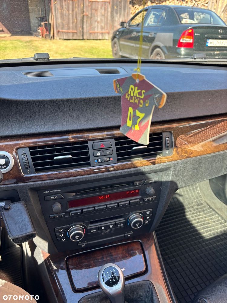BMW Seria 3 325i - 32