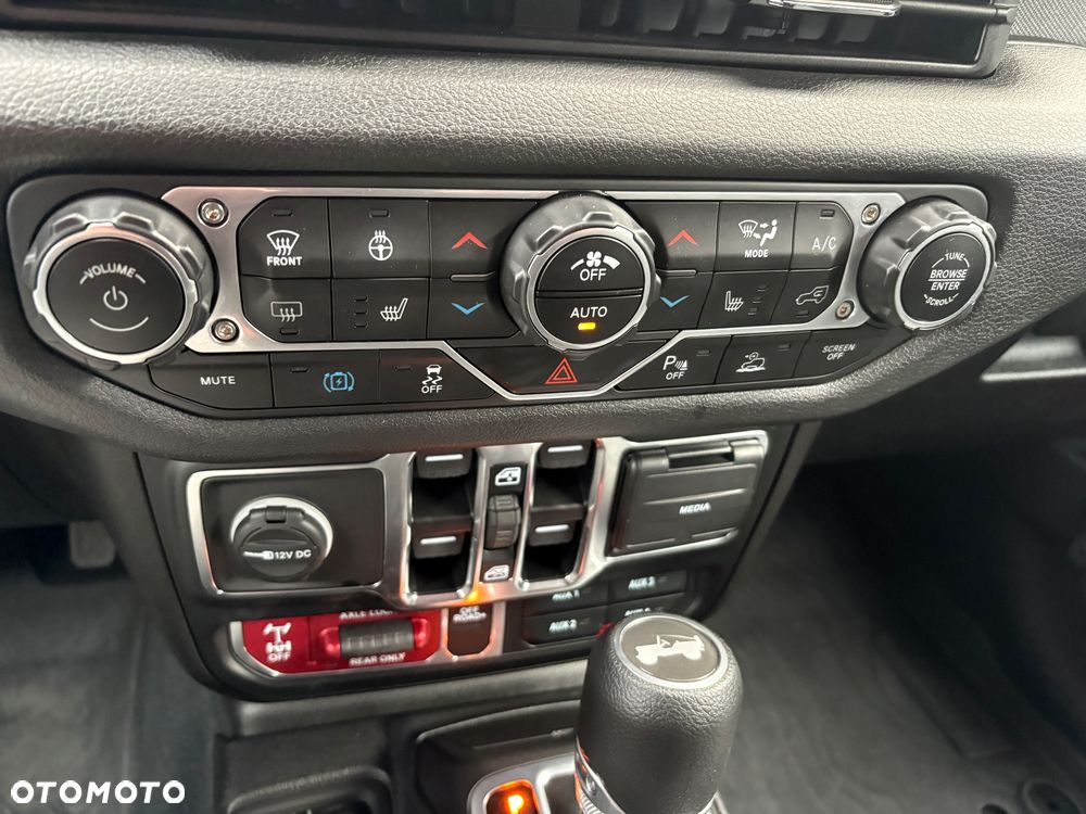 Jeep Wrangler 2.0 PHEV Softtop AWD Automatik Sahara - 31