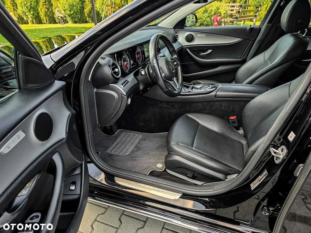 Mercedes-Benz Klasa E 220 d 9G-TRONIC - 30
