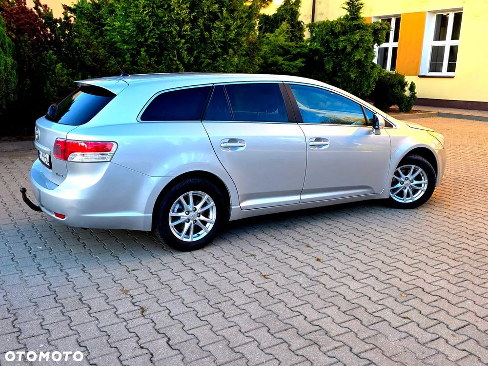 Toyota Avensis - 22