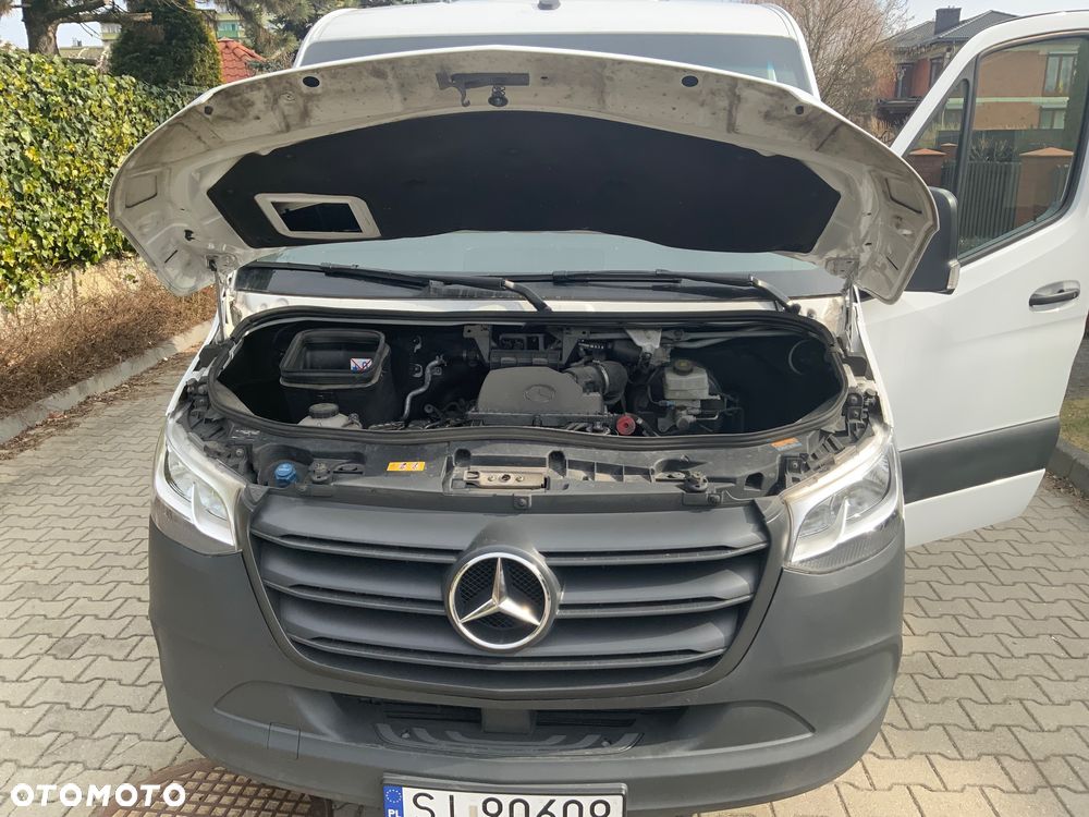 Mercedes-Benz Sprinter - 11