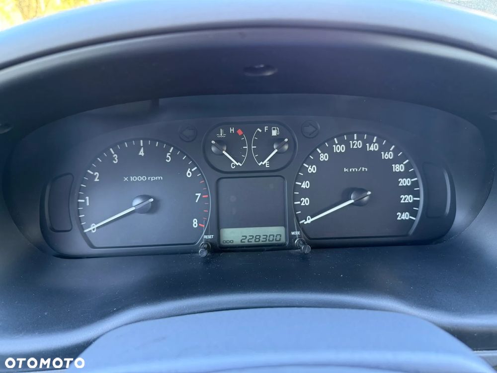 Kia Magentis 2.0 (air4) / Gold - 12