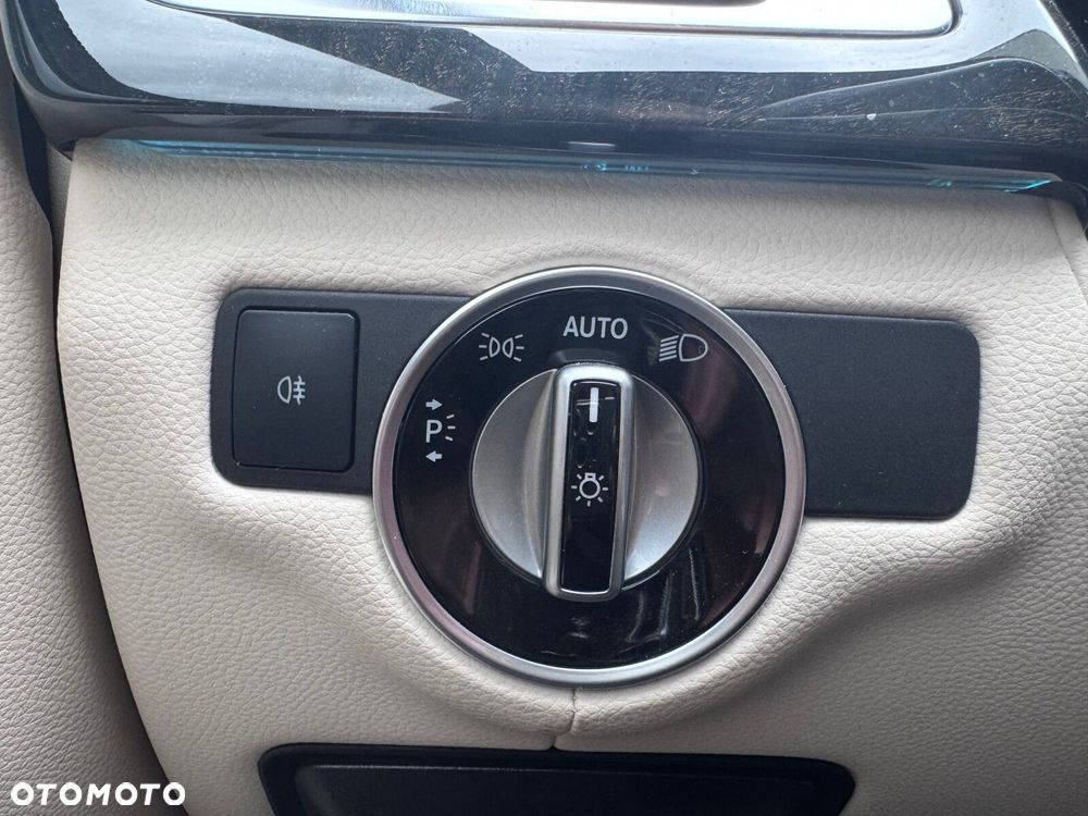 Mercedes-Benz CLS - 24