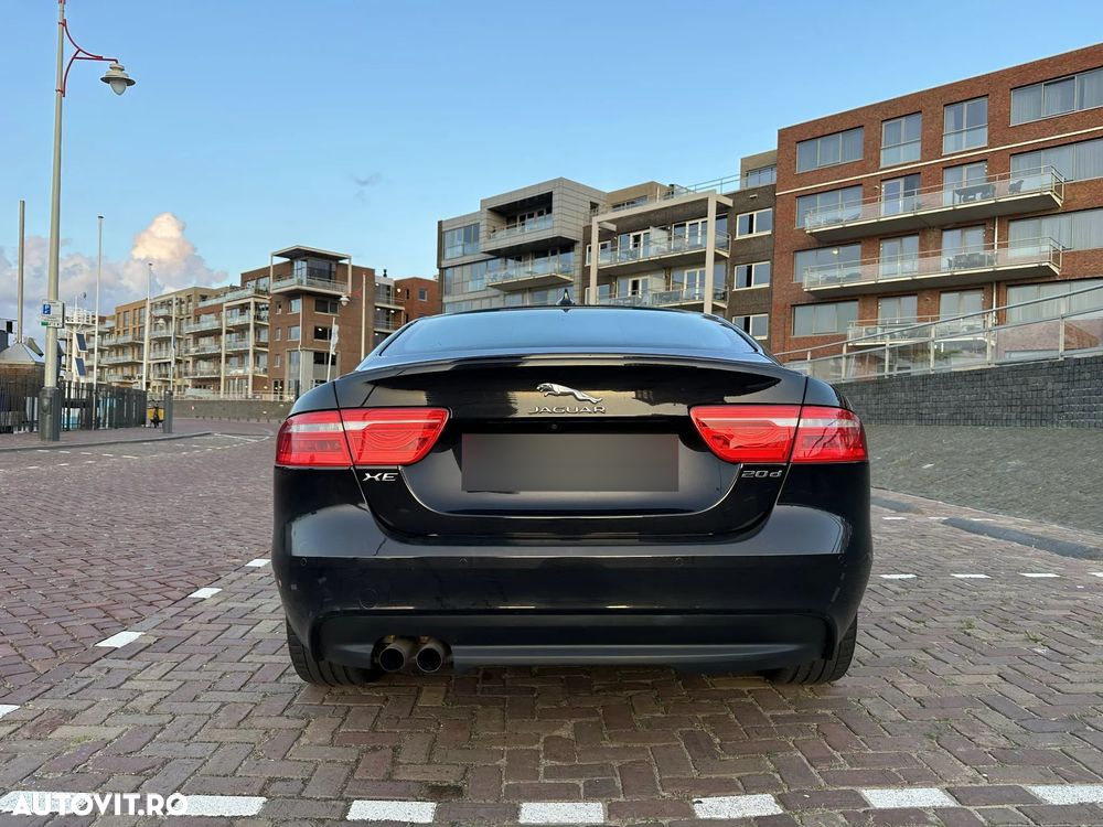 Jaguar XE 2.0 Portfolio - 17