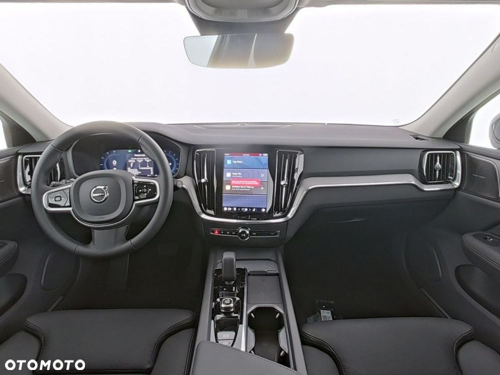 Volvo V60 B4 B DKG Plus Dark - 5