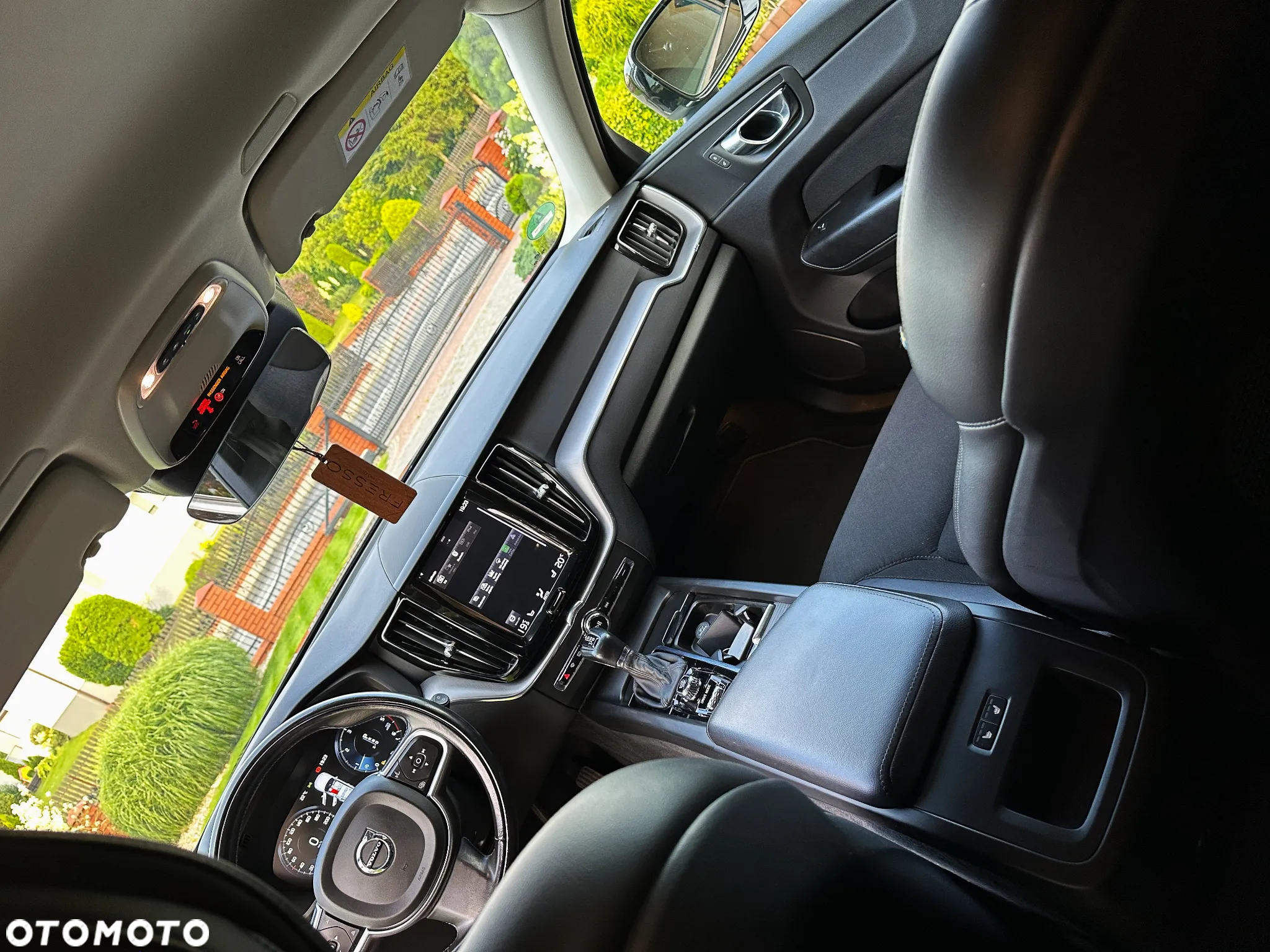 Volvo XC 60 D4 Momentum Pro - 33