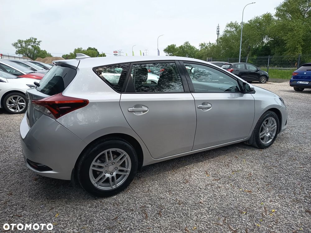 Toyota Auris 1.33 VVT-i Life - 13