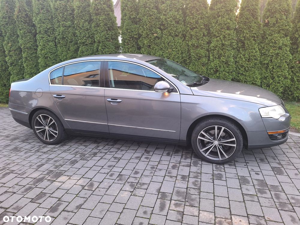 Volkswagen Passat 1.9 TDI DPF BlueMotion - 9