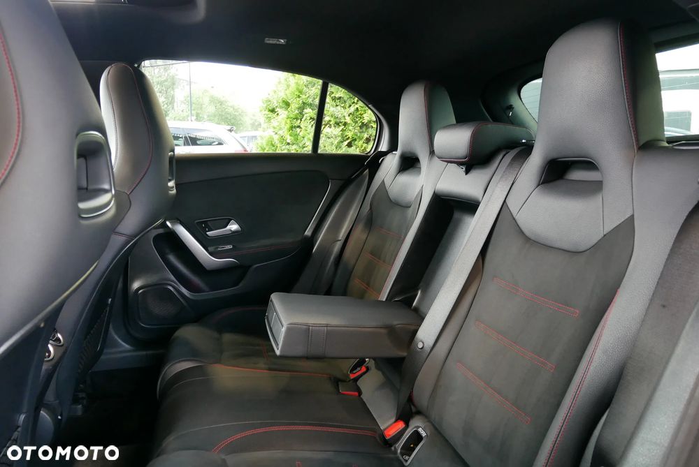 Mercedes-Benz Klasa A 250 4-Matic AMG Line 7G-DCT - 14