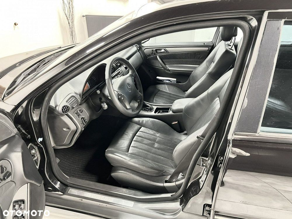 Mercedes-Benz Klasa C 32 AMG - 15