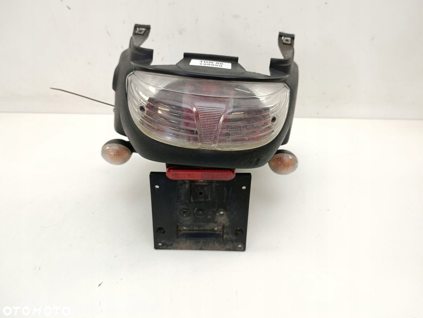 PEUGEOT TKR 50 OGON ZADUPEK  LAMPA  KIERUNKOWSKAZY TYŁ - 2