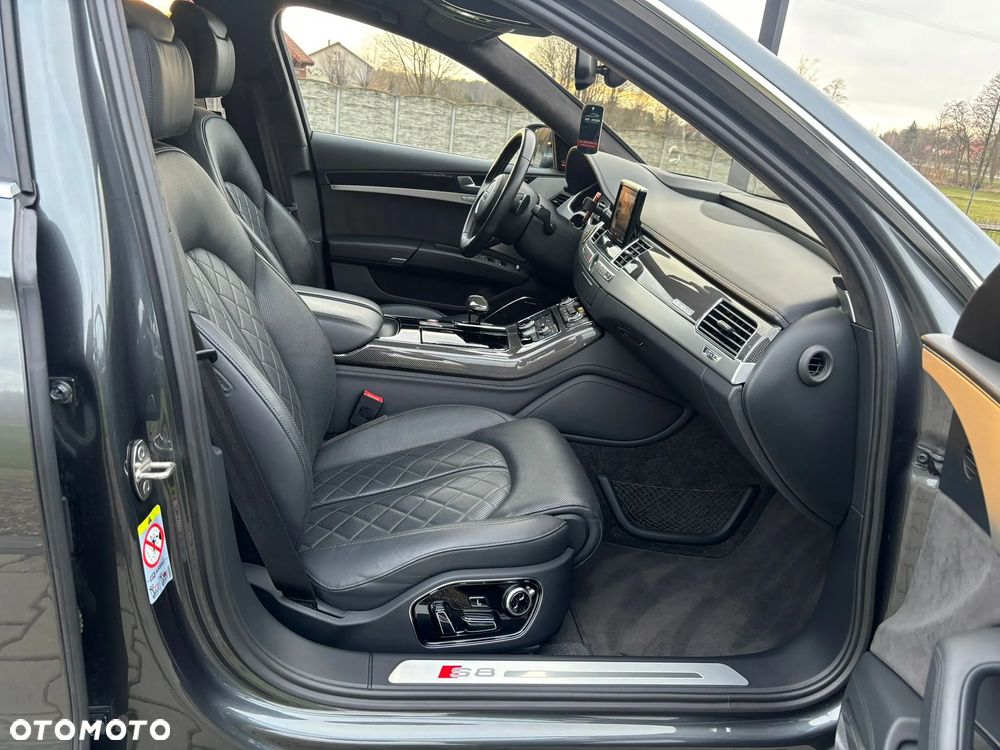 Audi S8 - 20