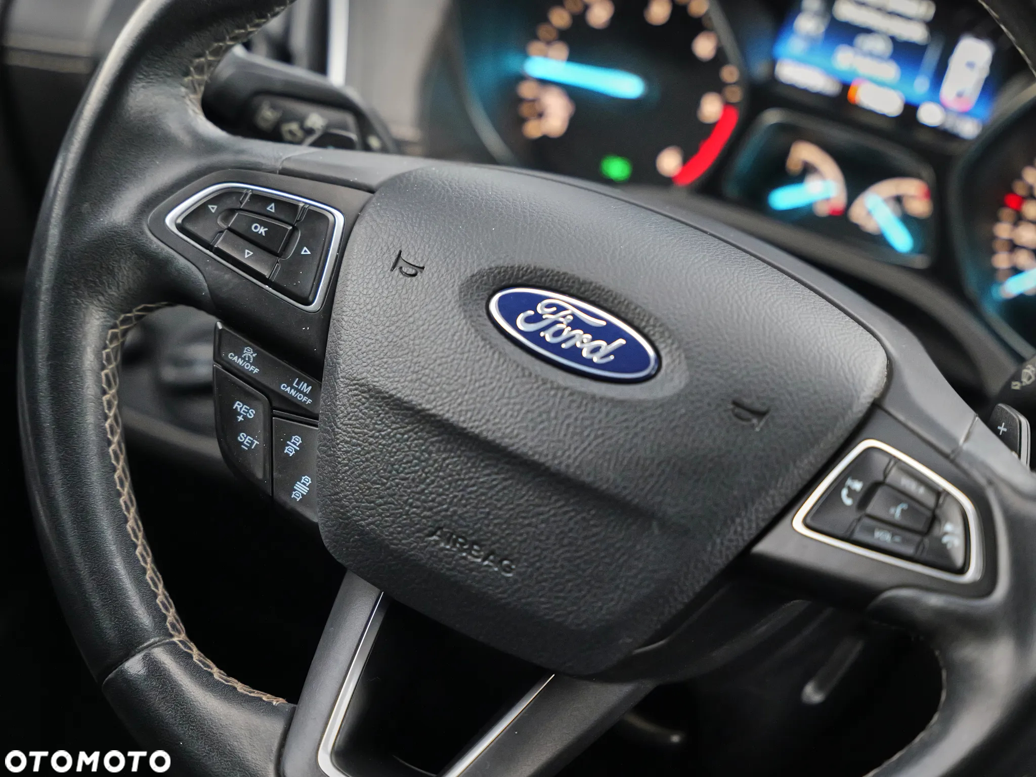 Ford Kuga 2.0 TDCi 4x4 Vignale - 25