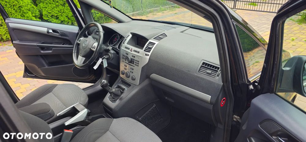 Opel Zafira 1.8 - 13