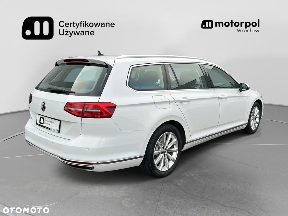 Volkswagen Passat - 13