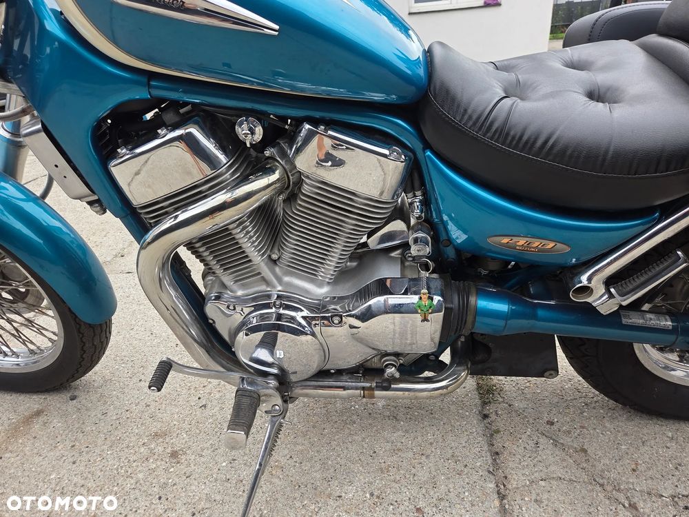Suzuki Intruder - 10