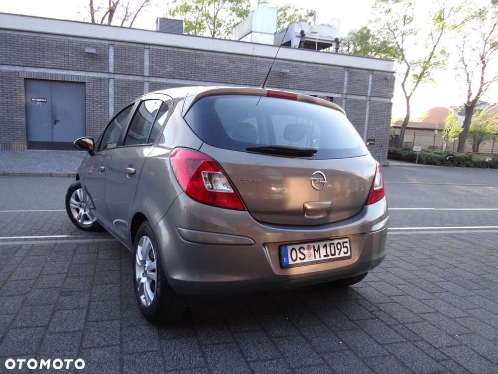 Opel Corsa 1.2 16V Enjoy - 4