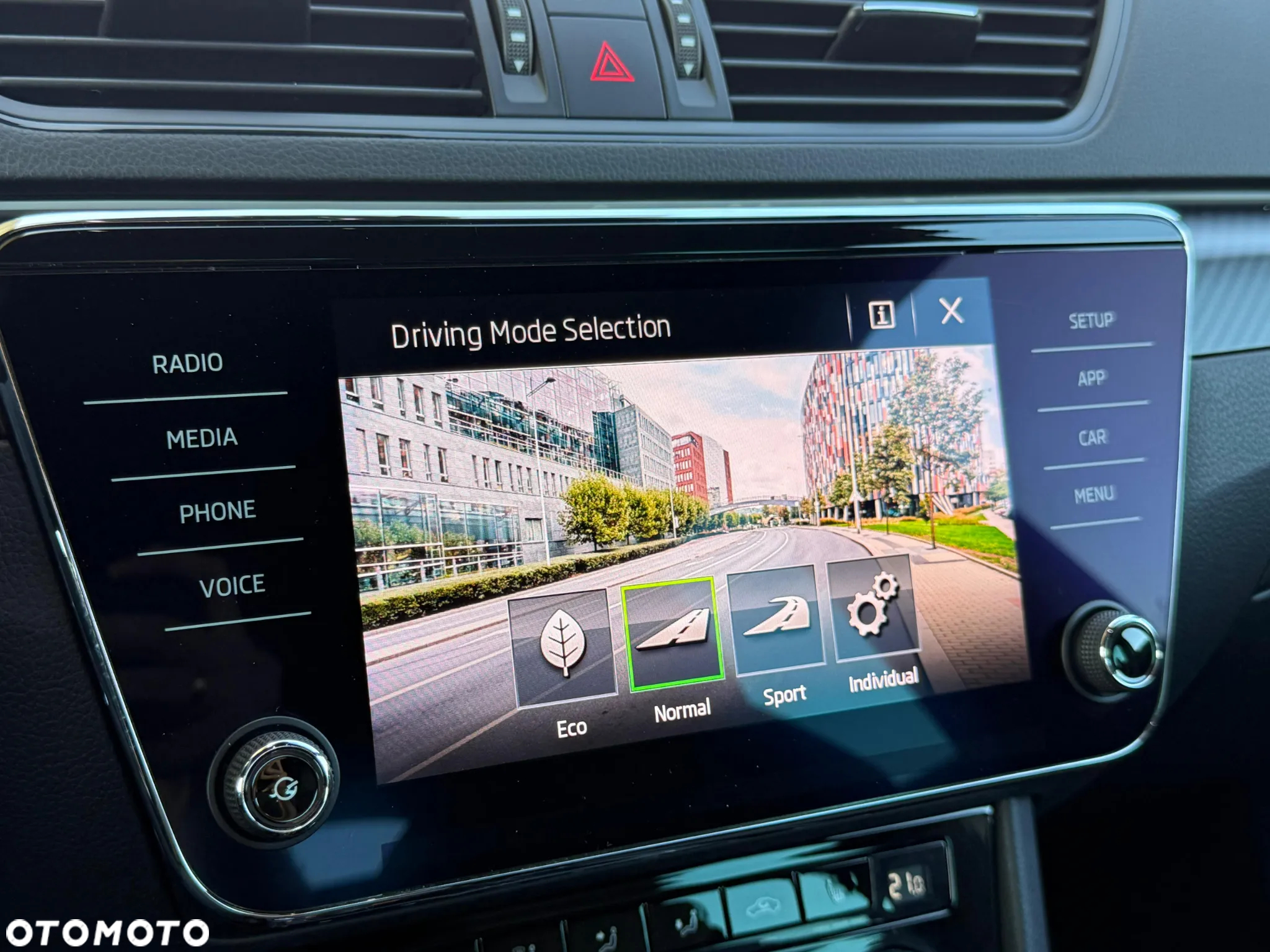 Skoda Superb 1.5 TSI Sportline - 35