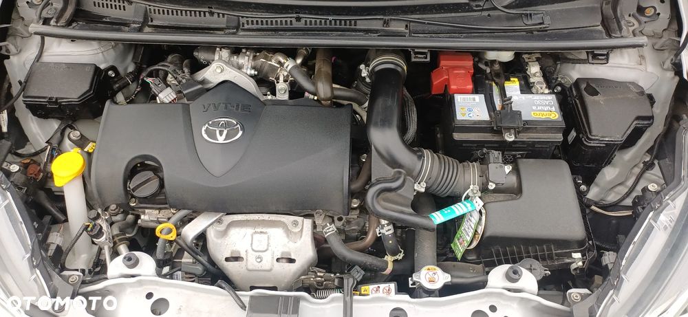 Toyota Yaris 1.5 Premium - 13