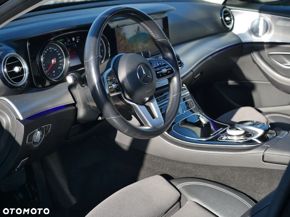 Mercedes-Benz Klasa E 300 9G-TRONIC Avantgarde - 24