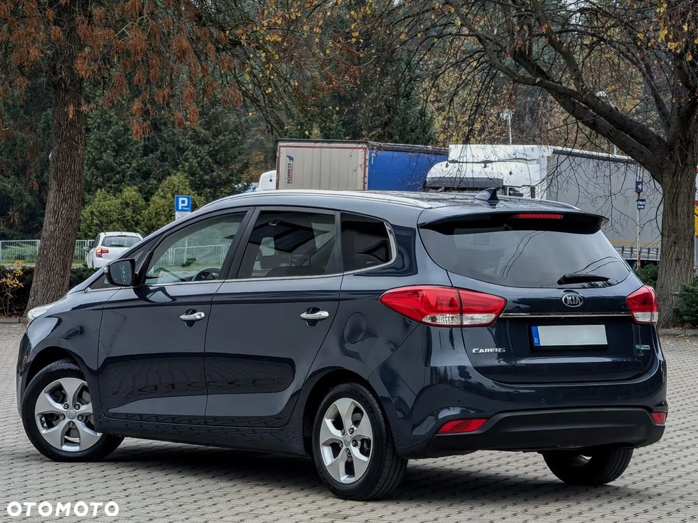 Kia Carens - 14