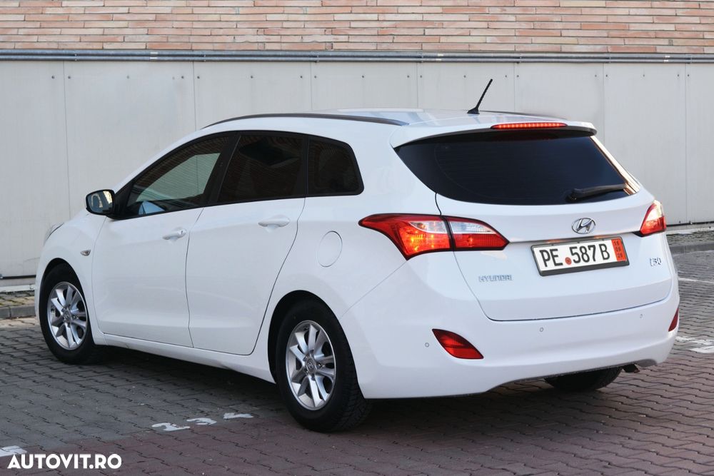 Hyundai i30 1.6 CRDI Intro Edition - 12