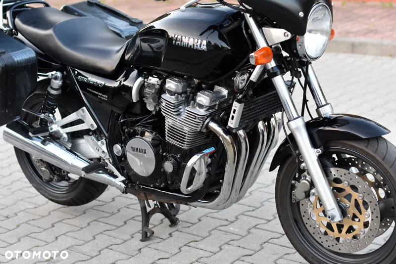 Yamaha XJR - 6