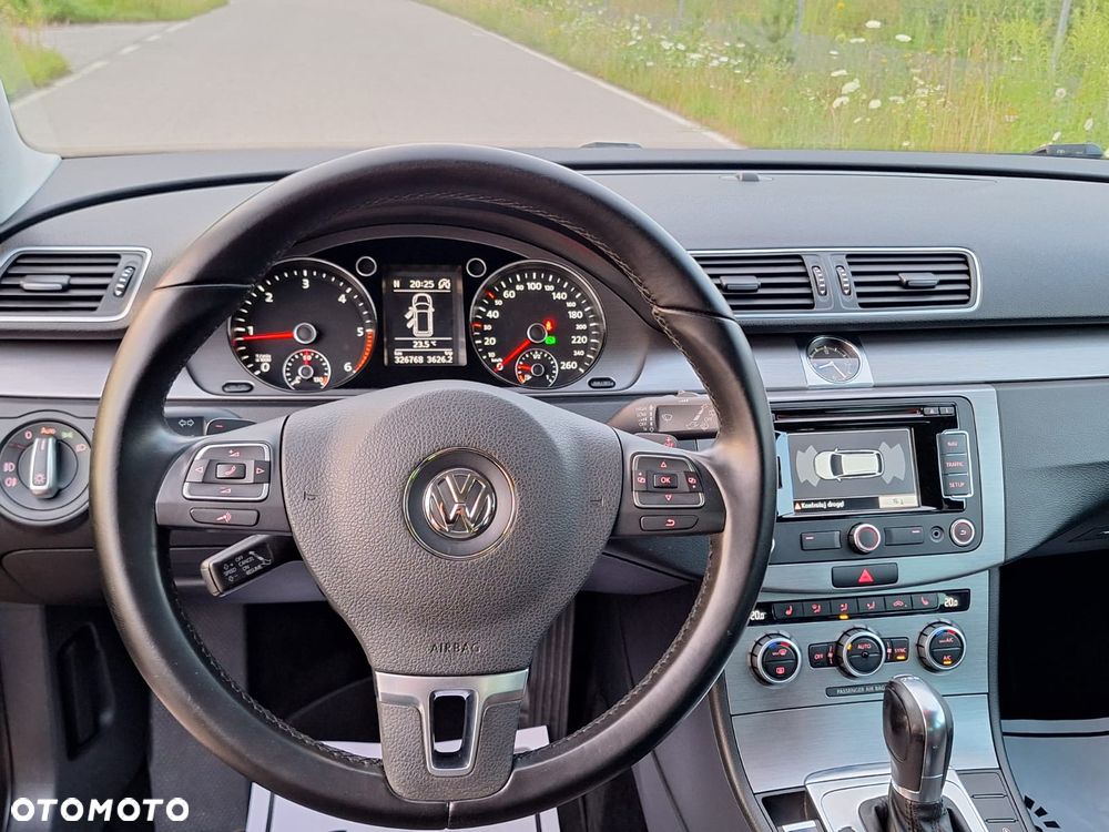 Volkswagen Passat 2.0 TDI Highline DSG - 26