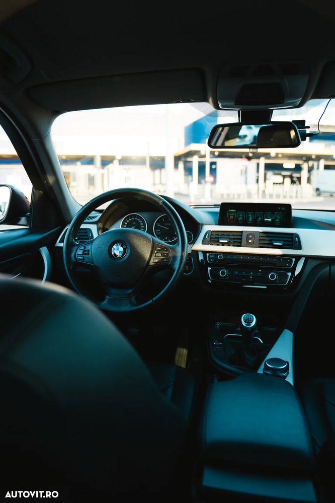 BMW Seria 3 318d - 12