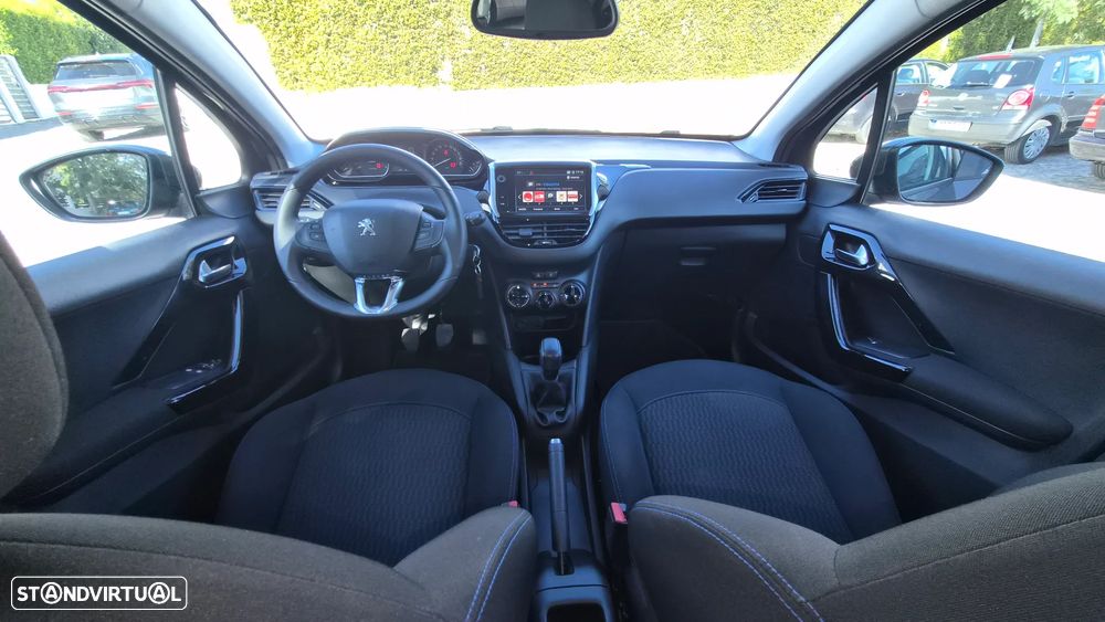 Peugeot 208 1.2 PureTech Signature - 16