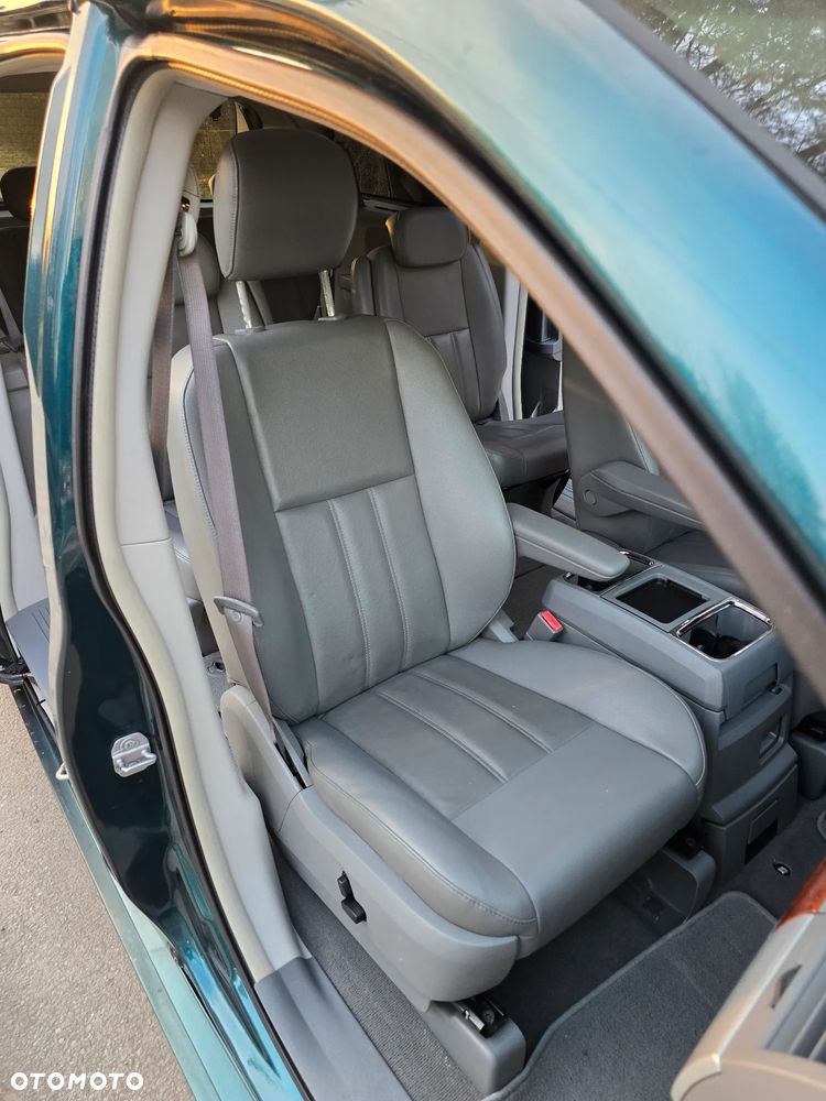 Chrysler Grand Voyager - 20