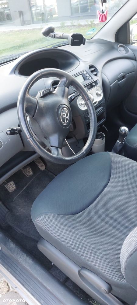 Toyota Yaris 1.3 - 13