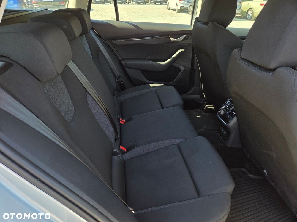 Skoda Octavia 1.5 TSI mHEV Essence DSG - 5