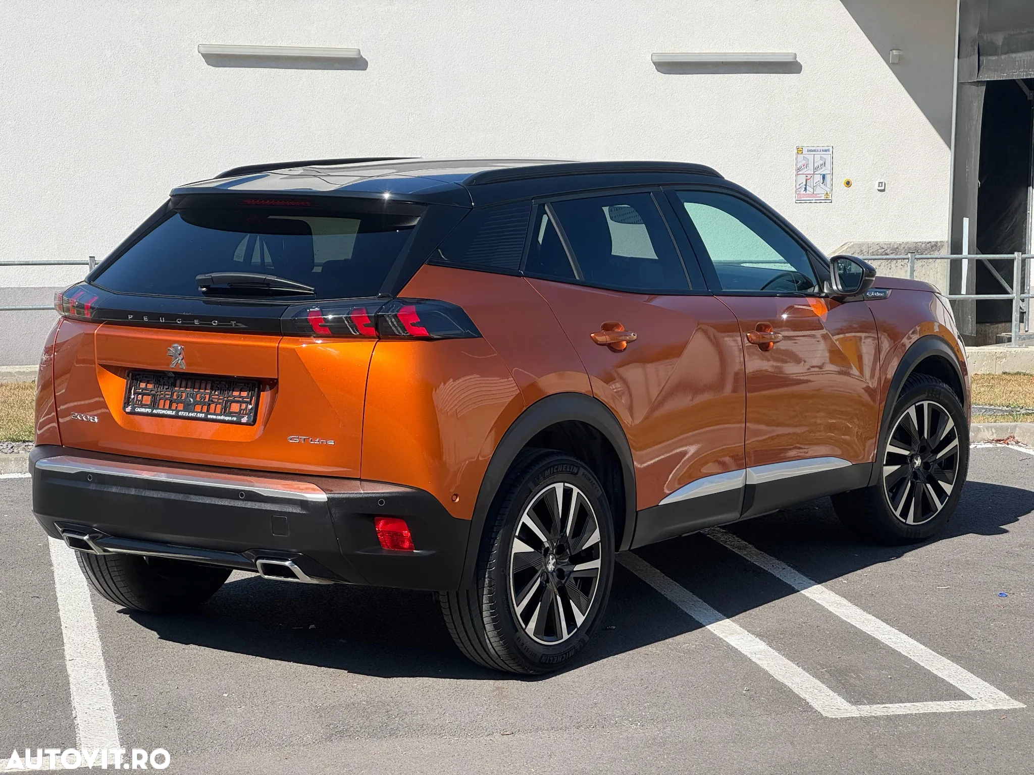 Peugeot 2008 1.2 L PureTech STT GT Line - 6