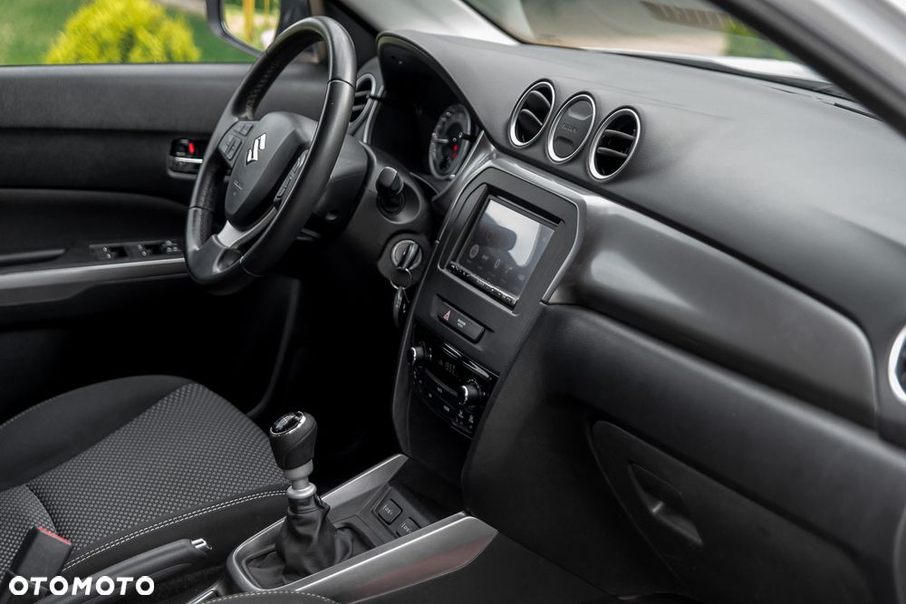 Suzuki Vitara 1.4 Boosterjet Hybrid Comfort+ - 25