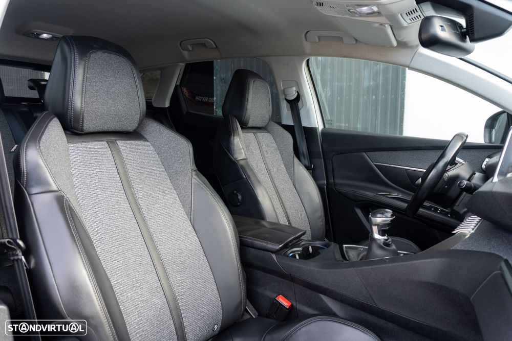 Peugeot 3008 PureTech 130 Stop & Start GPF Allure - 28