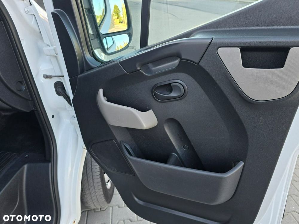Renault Master - 24